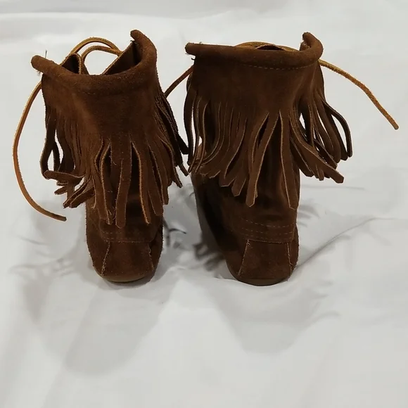 Minnetonka - Womens brown shoes. Size 5 - Picture 4 of 8